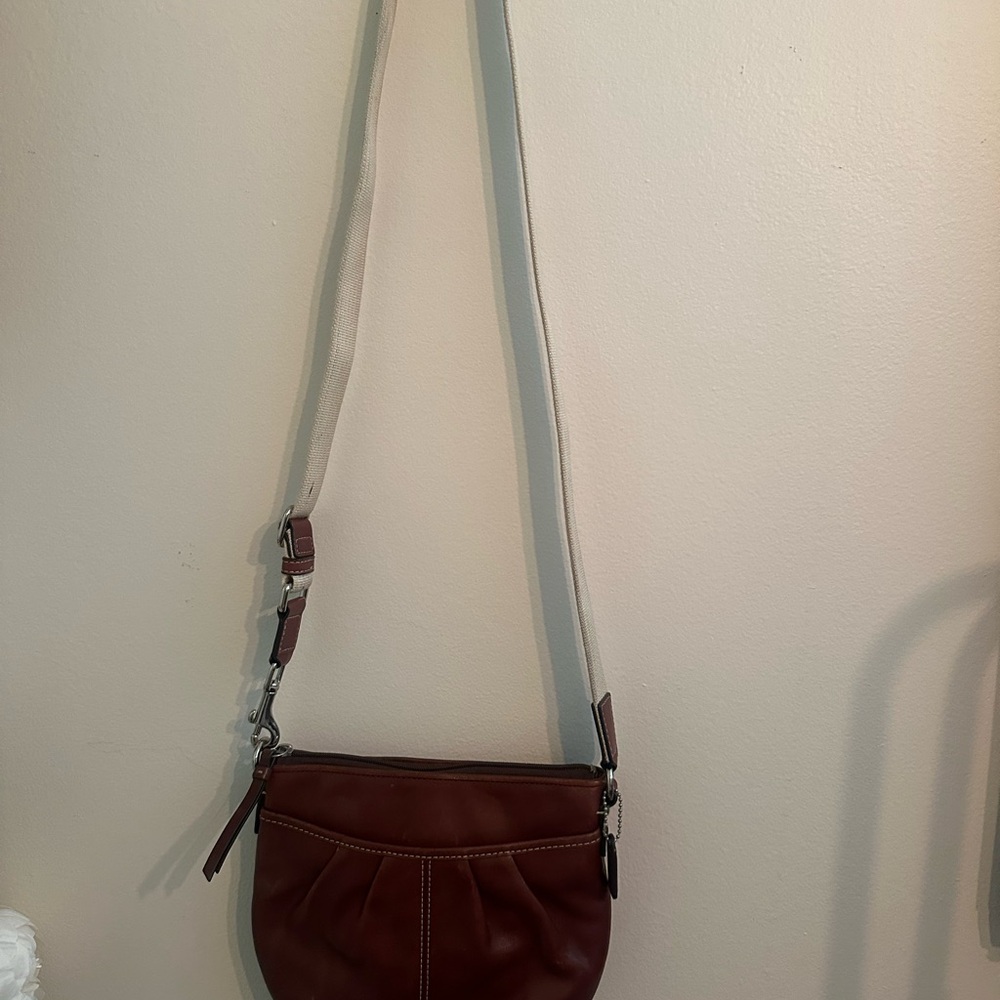 Coach Elegant Brown Leather Crossbody Bag
